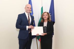 Изгубеният коронен комплект за китайско мобилно издание · Technode
