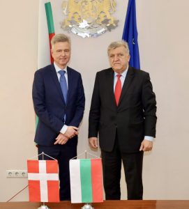 Външната търговия показва стабилен растеж през първите пет месеца