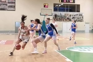 Берое нанесе втора загуба на Будучност в среща от Адриатическата лига по баскетбол за жени и очаква двубоите от Финалната четворка