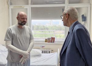 Министър Кирилов посети УМБАЛ “Свети Георги” и се срещна с пациентите от Кочани • МЗ