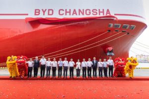 BYD получи шестия си кораб-превозвач на автомобили, за да подпомогне растежа на износа.