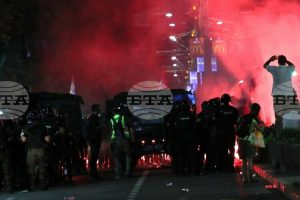 Най-малко 7 демонстранти са арестувани в Белград по време на протеста с искане за предсрочни парламентарни избори