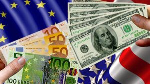 Доларът поевтинява до най-ниски нива от 2022 г.