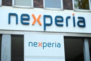 Китай: Намесата на Холандия вреди на глобалните индустриални вериги за доставки