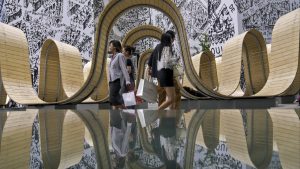 Китай засилва издирването на укриващите данъци, определя налозите върху потреблението като фискални спасителни пояси